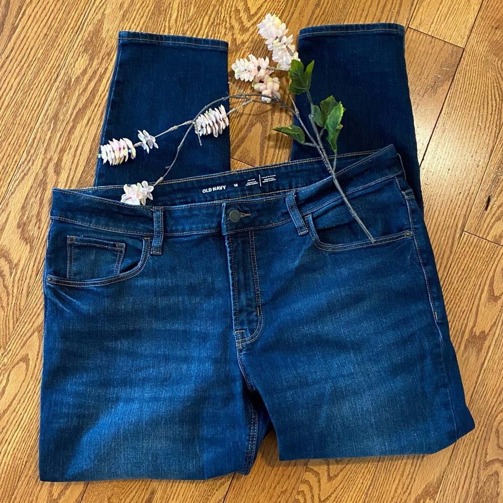 Mid-Rise Ladies Skinny Jeans